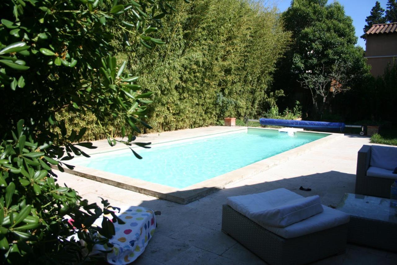 Le Mas Des Dames Appartement Avignone Esterno foto