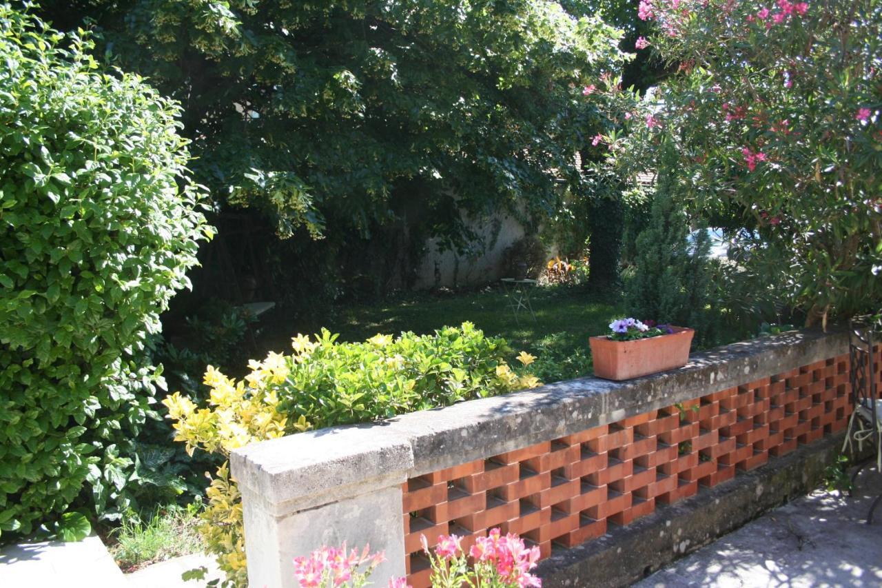 Le Mas Des Dames Appartement Avignone Esterno foto