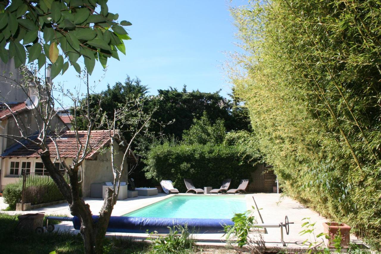 Le Mas Des Dames Appartement Avignone Esterno foto